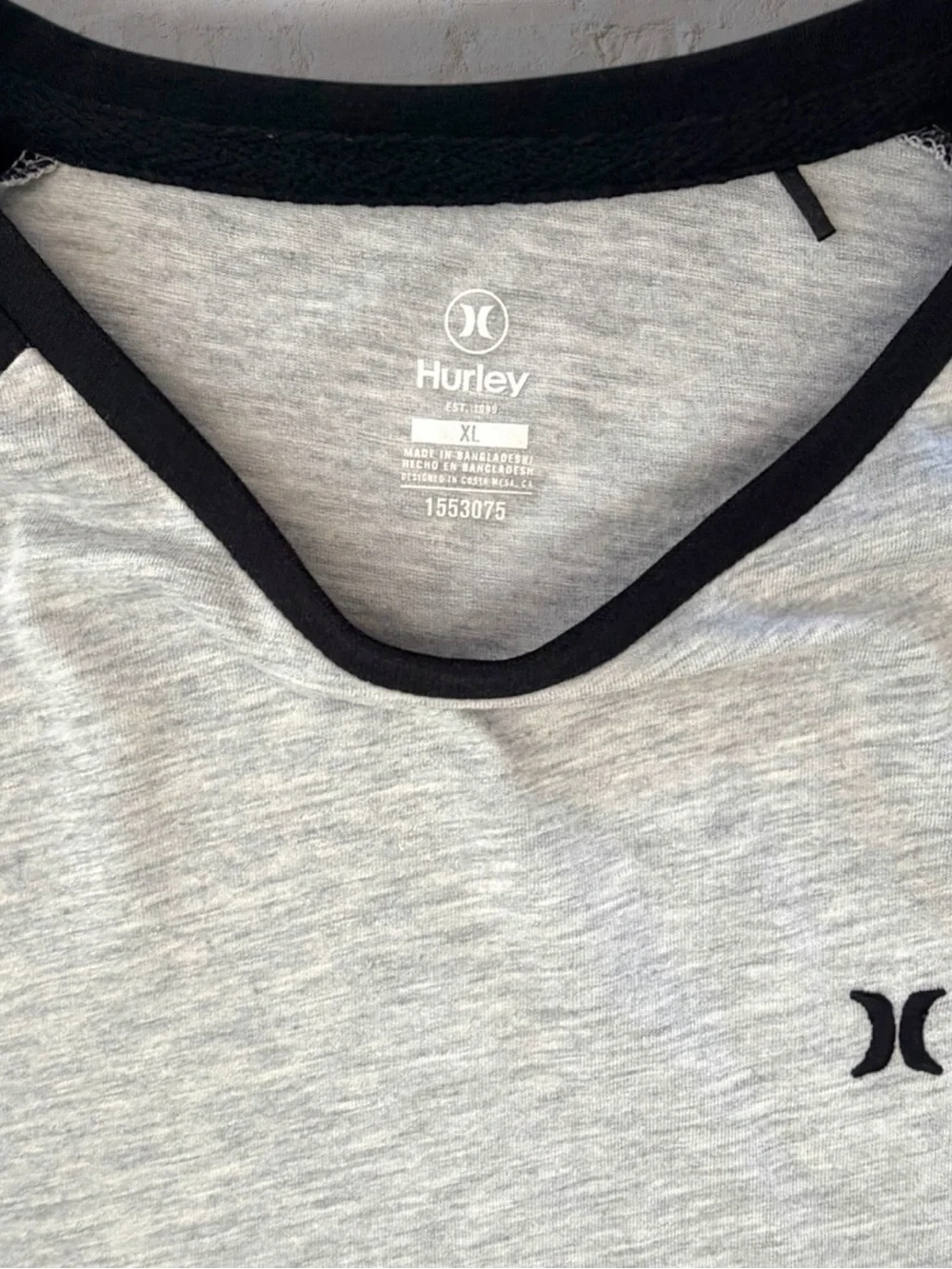 Hurley Men’s XL Gray Black Long Sleeve Raglan crewneck Baseball Tee Logo Shirt